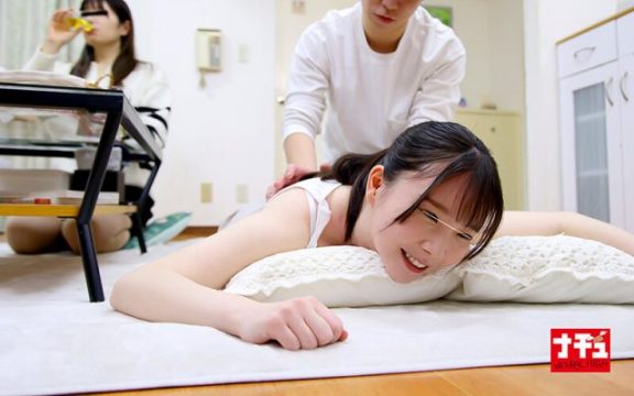 Em Gái Ngây Thơ Của Bạn Gái được Kích Thích âm Vật Qua Lớp Quần Lót Và Lên đỉnh Lần đầu Trong đời
