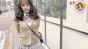 香港av女優macy Chan:冬日韓式校服下的情慾自主實踐,廣東話挑逗你的感官極限