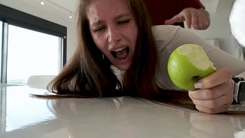 Bố Dượng Cưỡng đoạt Lần đầu Của Con Gái Nuôi Với Chất Lượng 4k Sắc Nét